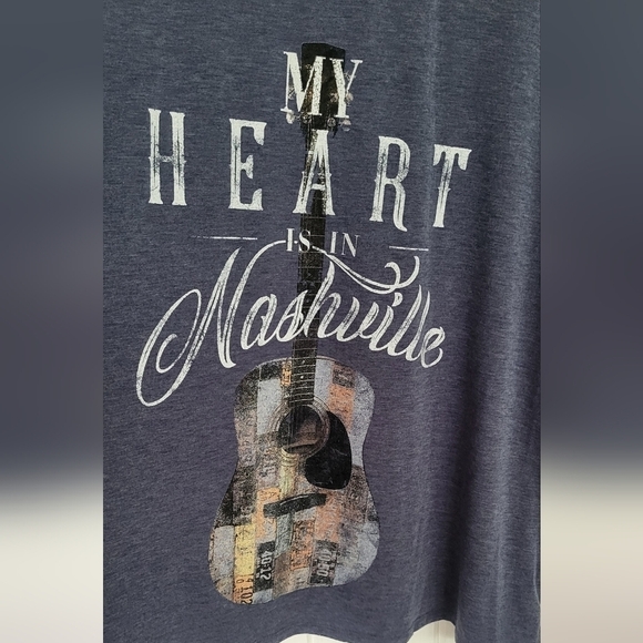 My Heart Is In Nashville Graphic Tee NWOT - Picture 9 of 9